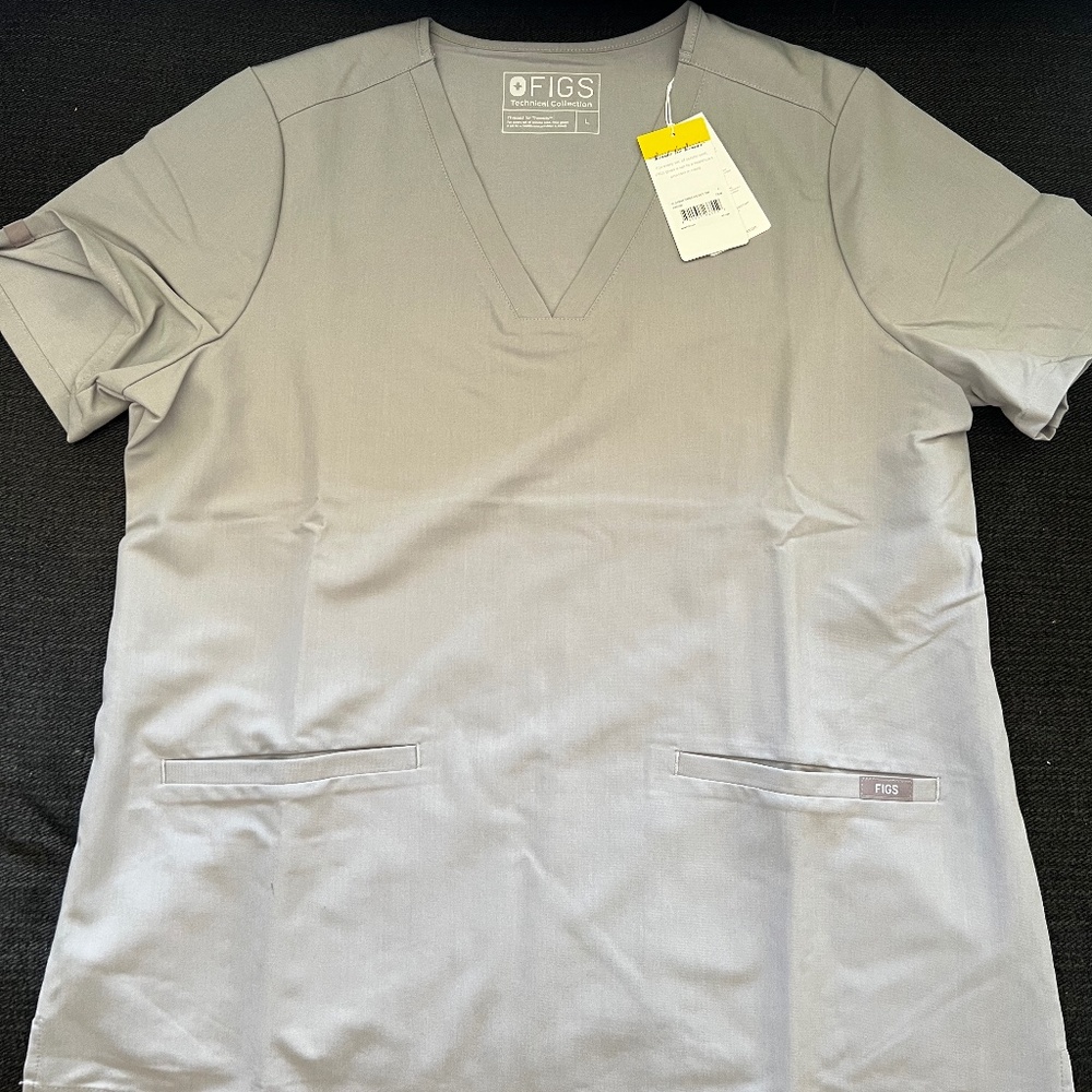 Figs Casma Three Pocket Scrub Top - L